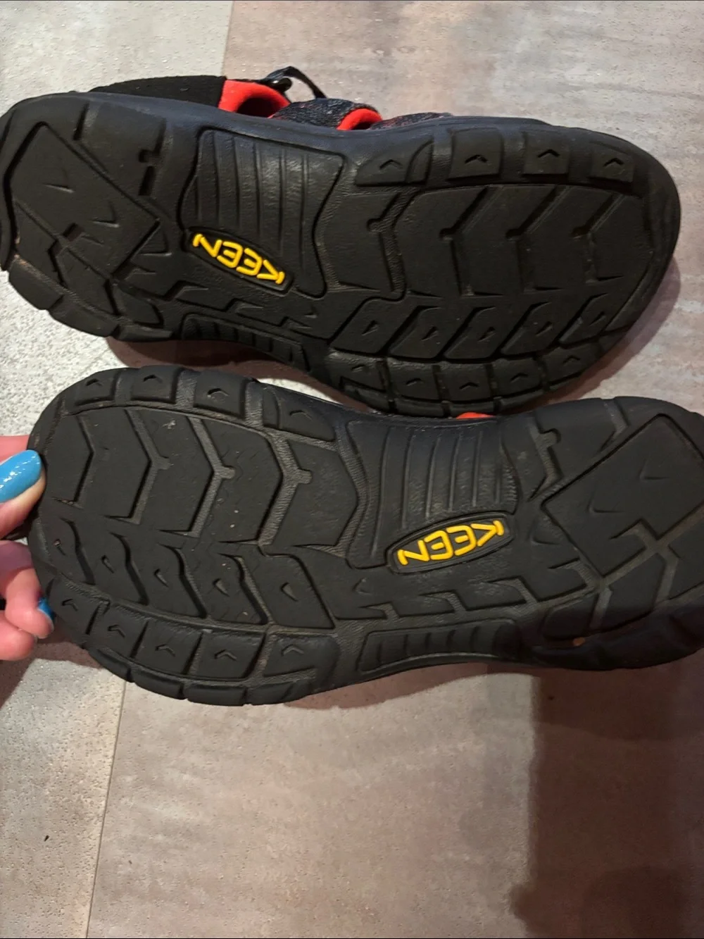 Keen Kid’s Black and Red Closed-Toe Sport Sandals size 3